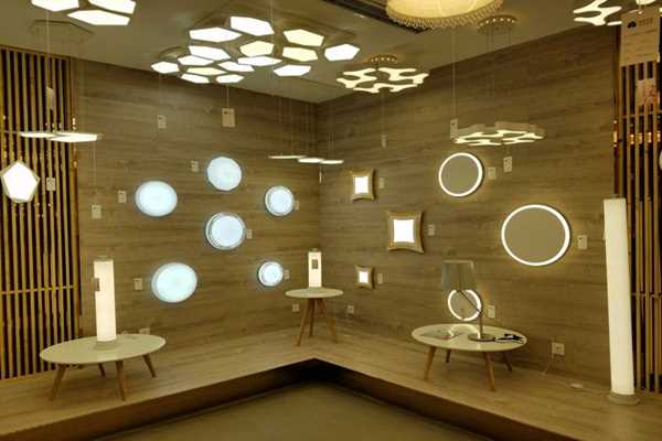 智能照明是何時傳入中國的？